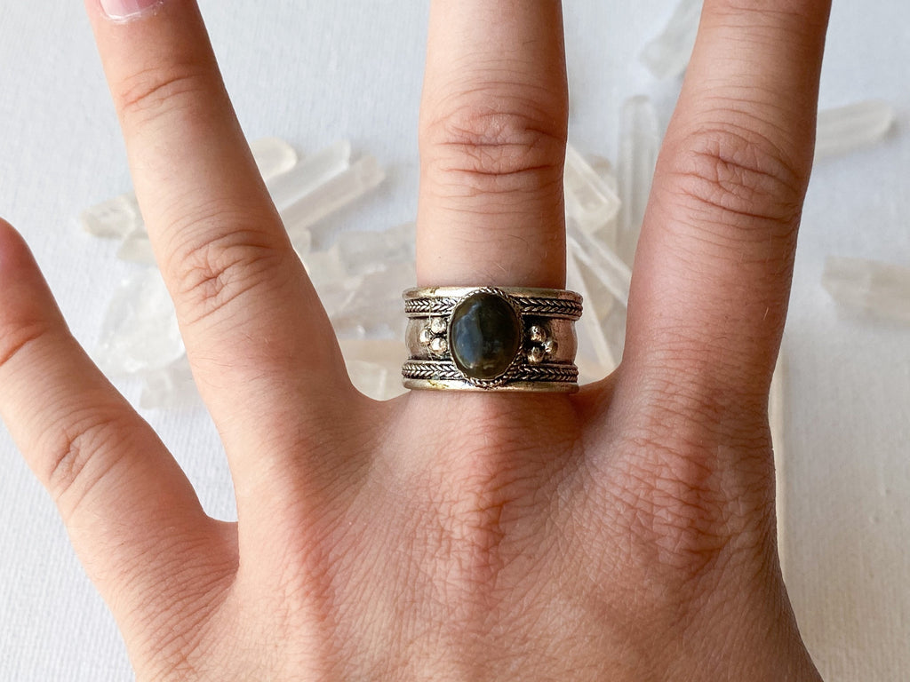 Sleet Stone Desert Ring - Silver-Tone Adjustable Stone Ring with Dark Oval-Shaped Labradorite Stone