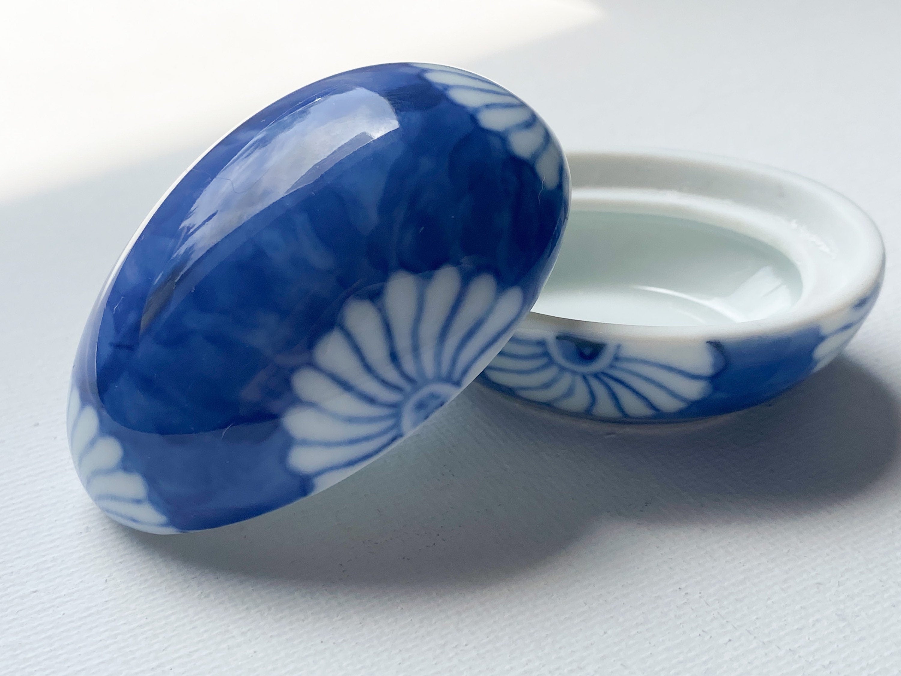 Akina Egg Trinket Box - Vintage Blue and White Porcelain Egg Keepsake Box/Treasure Box/Pill Box/Easter Decoration/Easter Décor/Holiday Decor