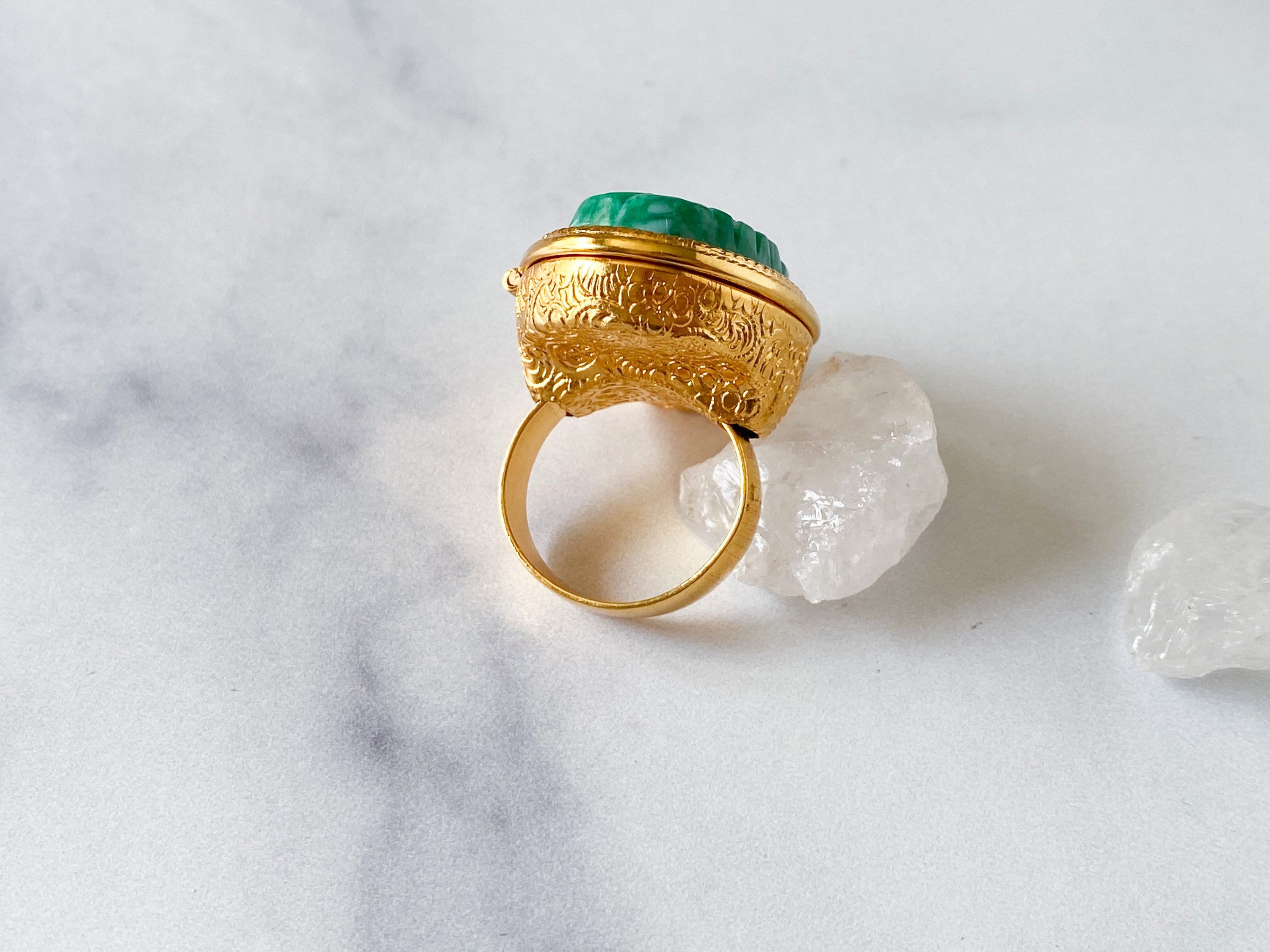 Fawn & Flowers Ring - Vintage Gold-Tone Adjustable Poison Ring by Avon / Secret Compartment Ring /Poison Ring/Secret Ring/Hidden Compartment