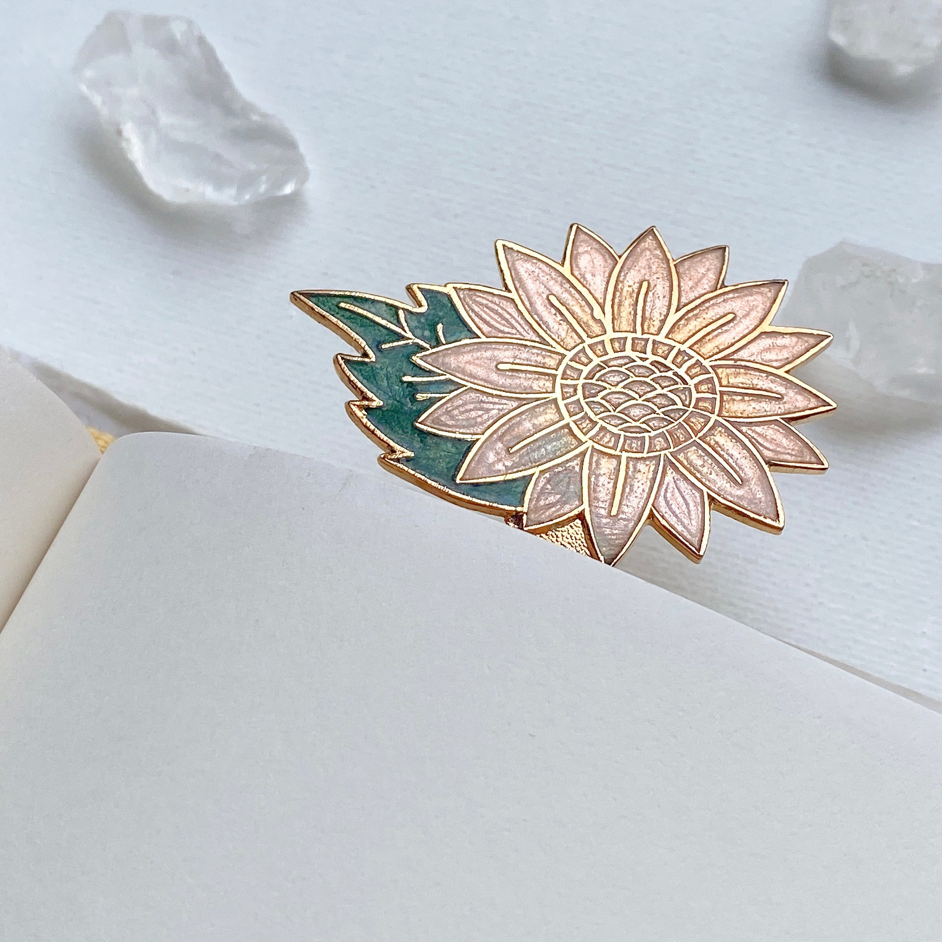 Daisy Bookmark - Vintage Cloisonné Champagne and Pink Daisy Gold-Tone Flower Bookmark/Book Mark