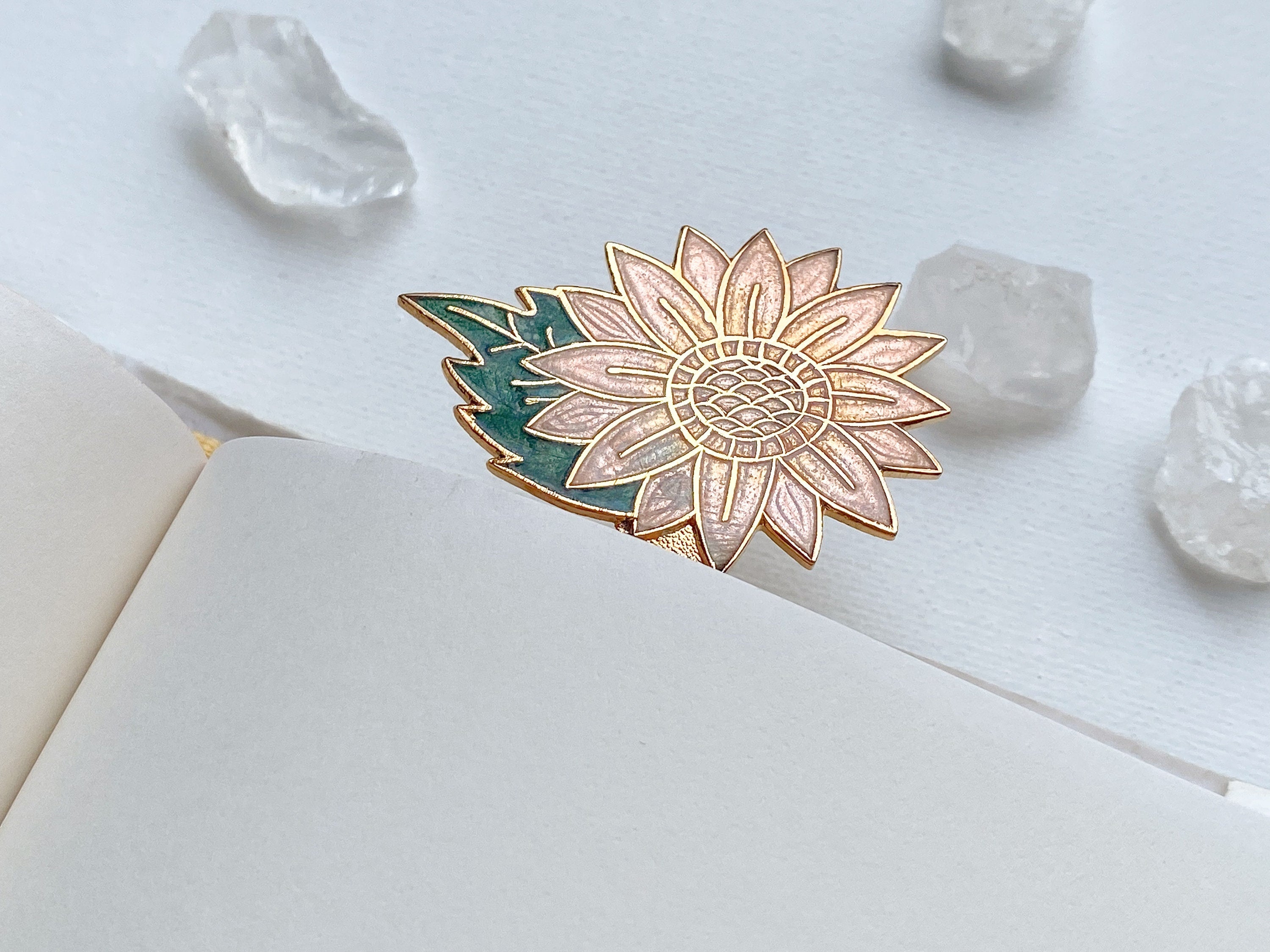 Daisy Bookmark - Vintage Cloisonné Champagne and Pink Daisy Gold-Tone Flower Bookmark/Book Mark
