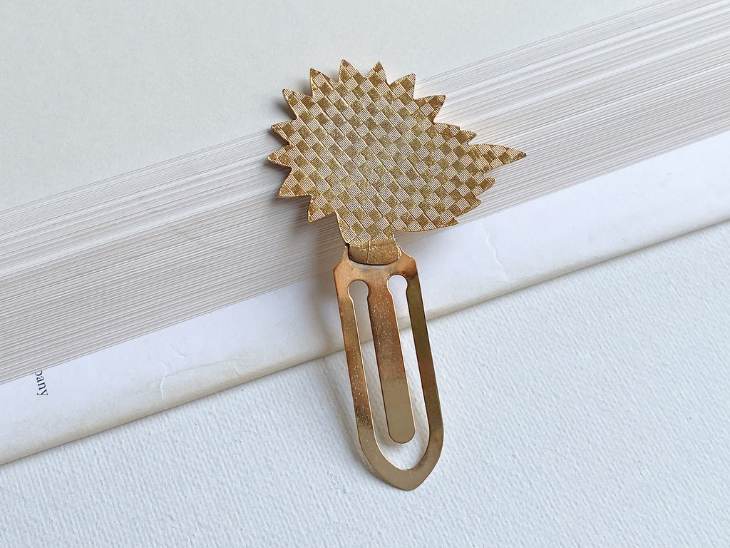 Daisy Bookmark - Vintage Cloisonné Champagne and Pink Daisy Gold-Tone Flower Bookmark/Book Mark