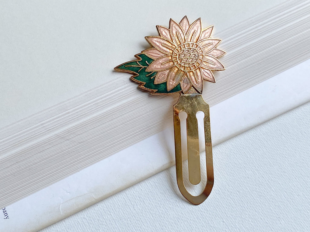 Daisy Bookmark - Vintage Cloisonné Champagne and Pink Daisy Gold-Tone Flower Bookmark/Book Mark