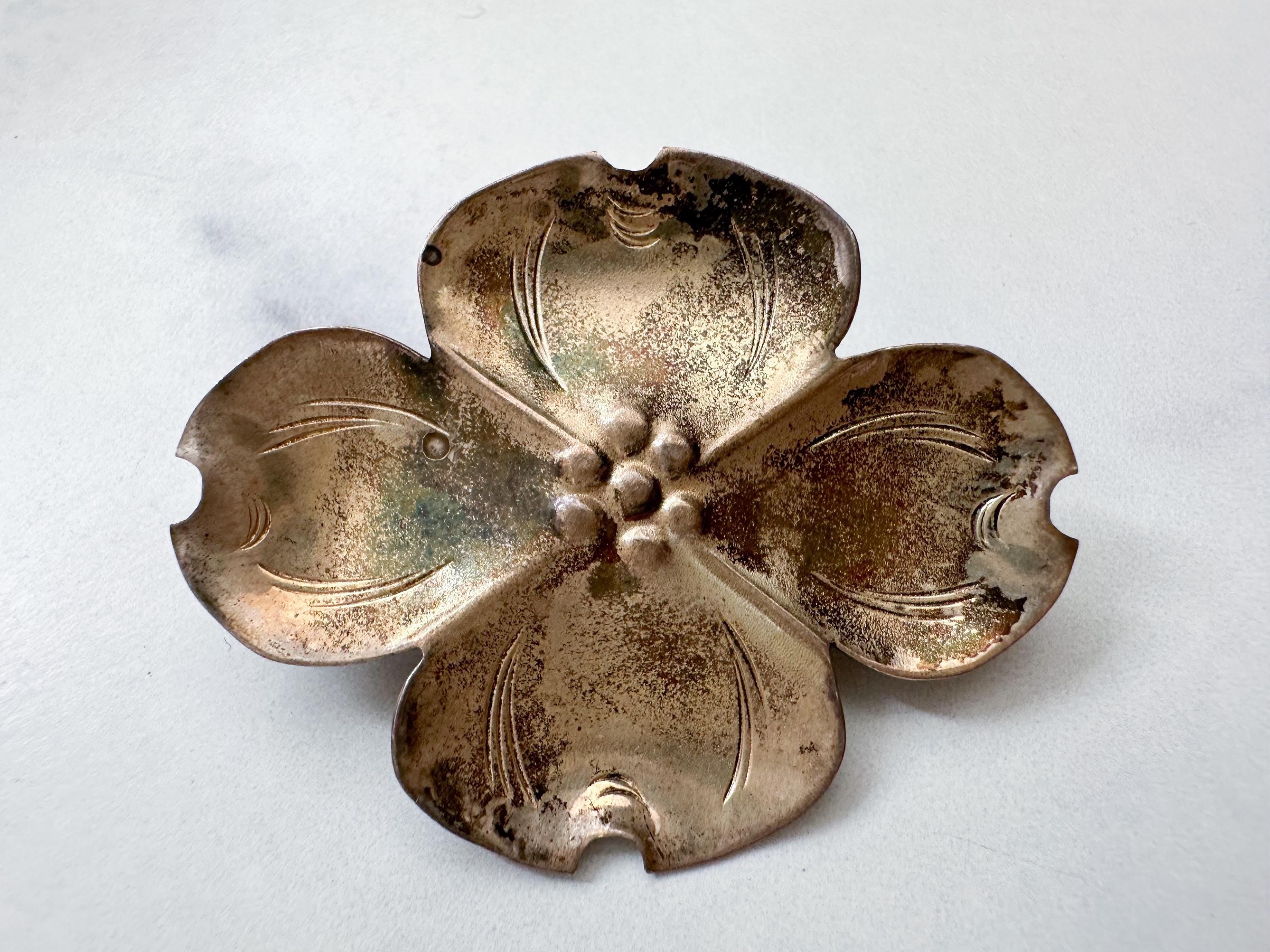 Dogwood Flower Pin