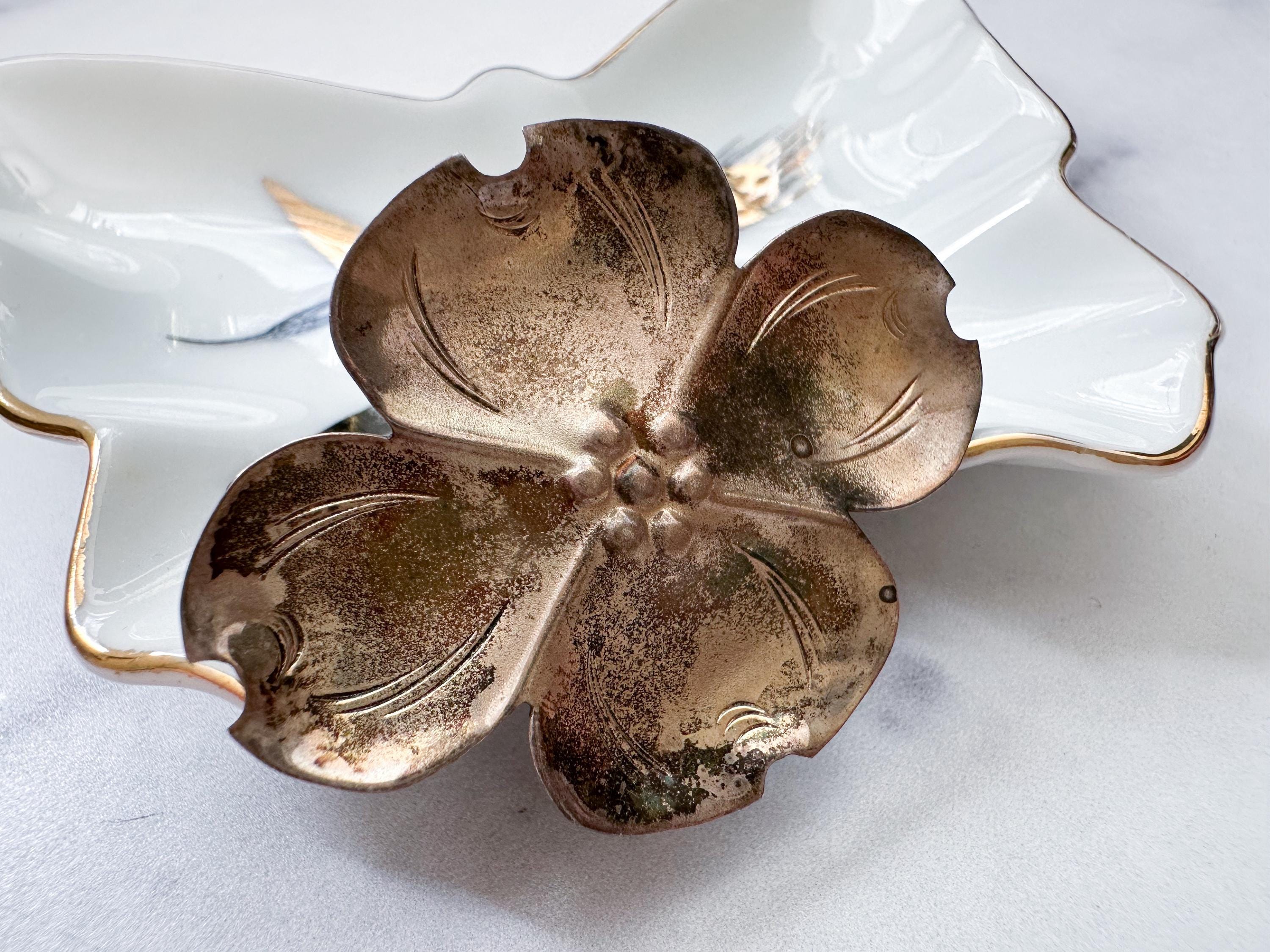 Dogwood Flower Pin